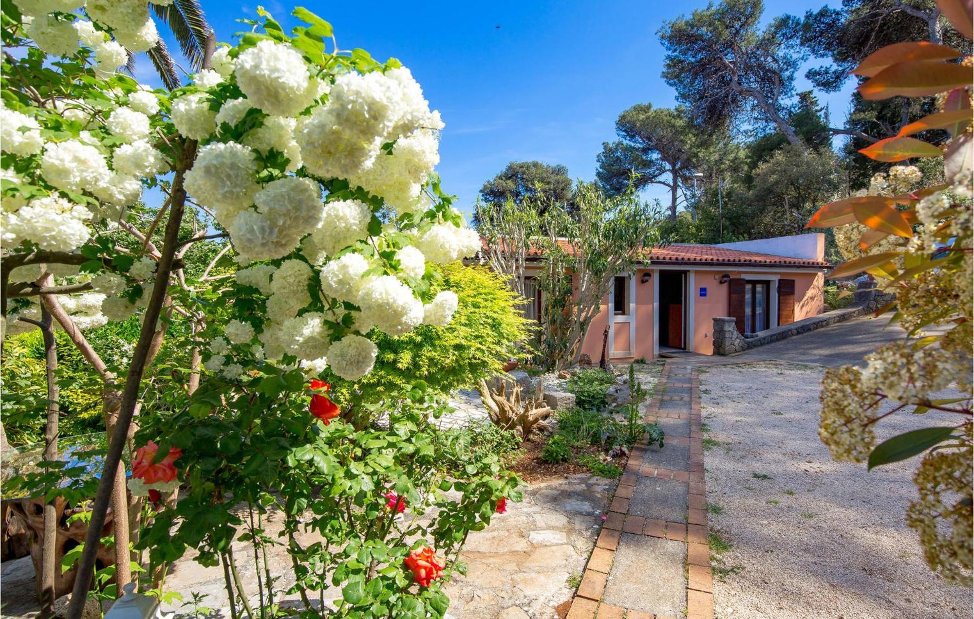 Awesome Home In Veli Losinj Exterior photo