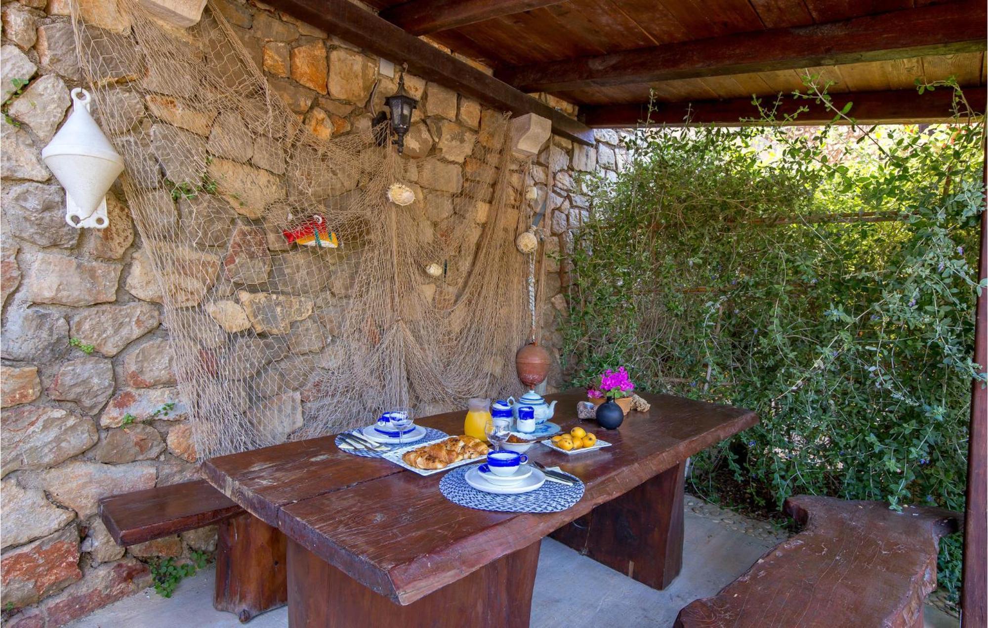 Awesome Home In Veli Losinj Exterior photo