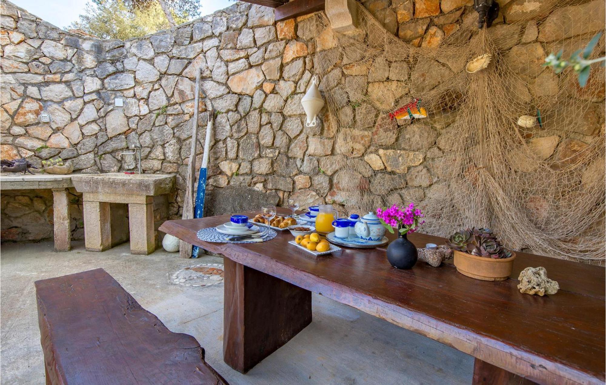 Awesome Home In Veli Losinj Exterior photo