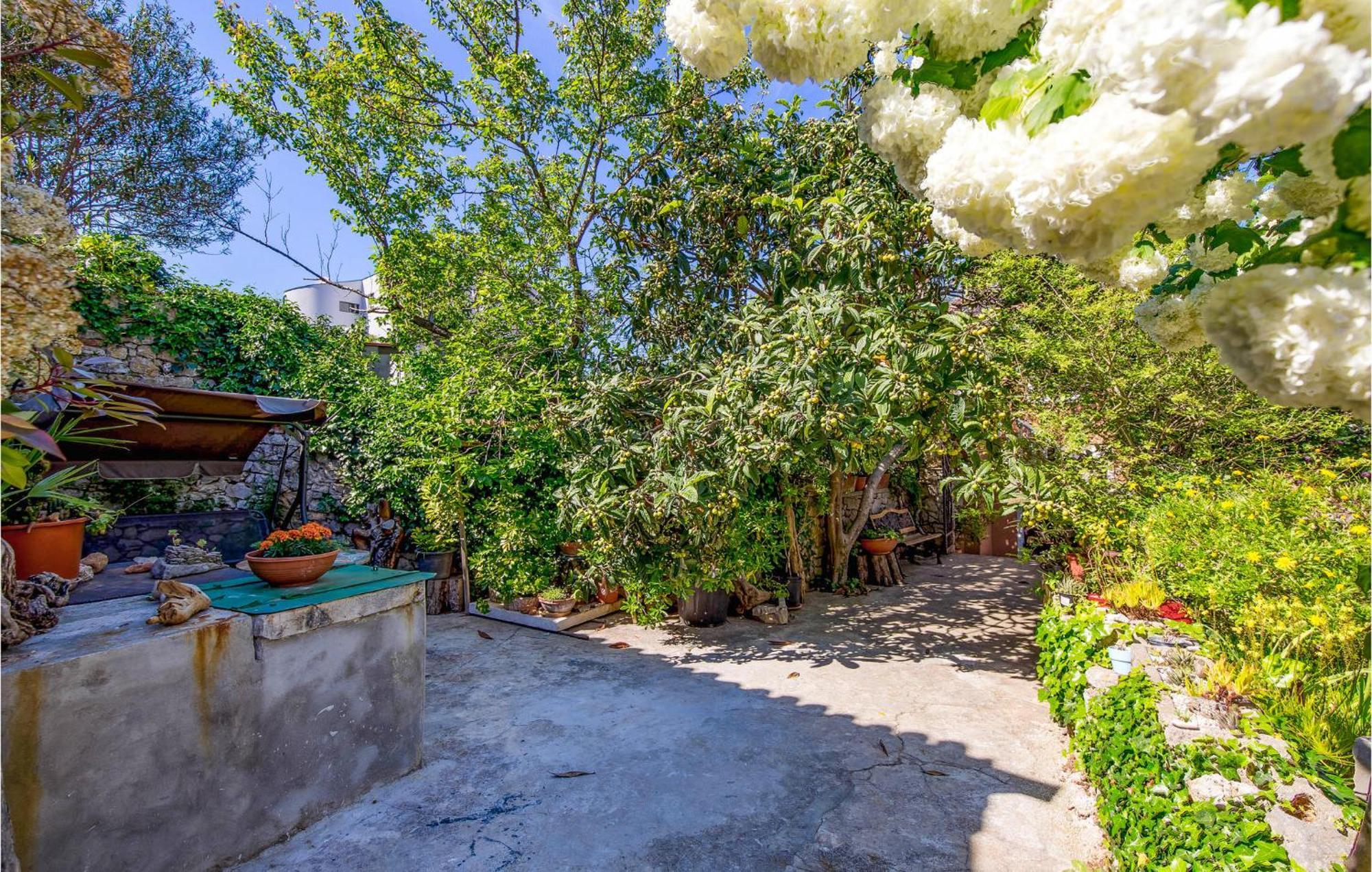 Awesome Home In Veli Losinj Exterior photo