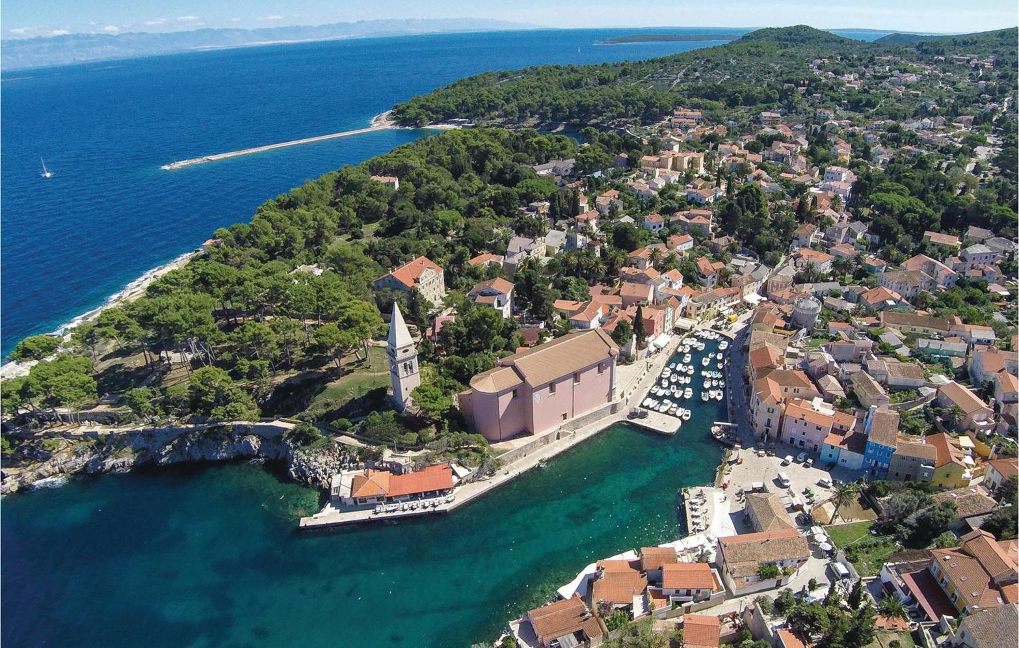 Awesome Home In Veli Losinj Exterior photo